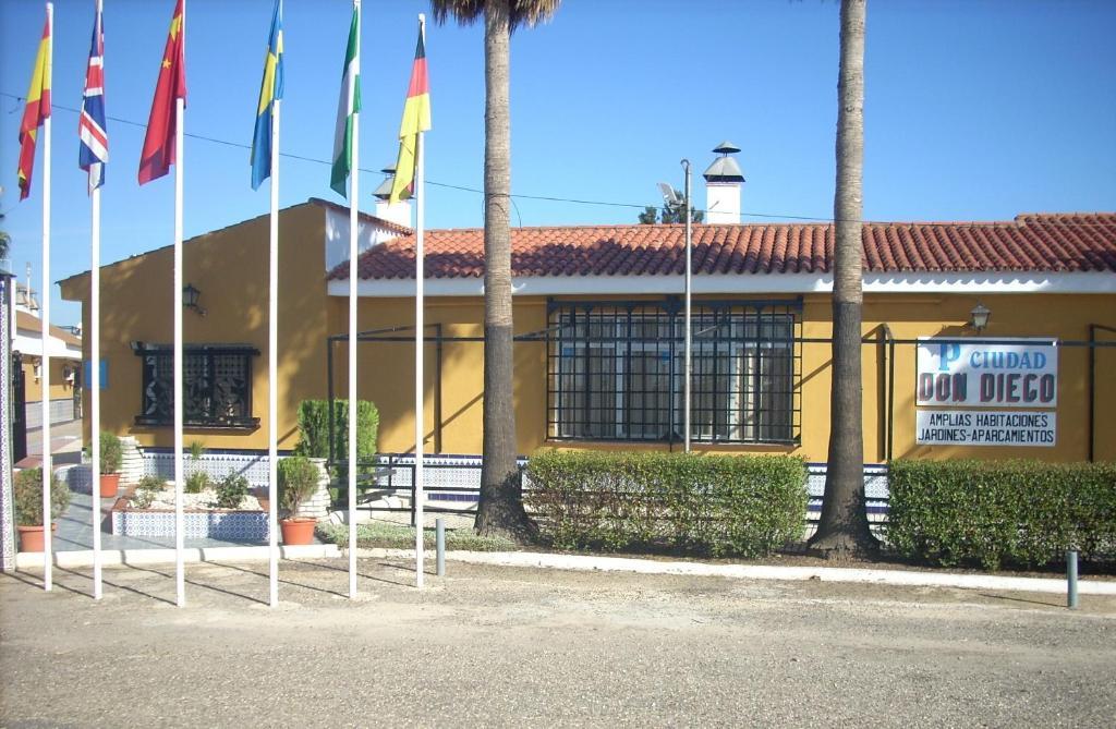 Hostal Don Diego San Juan Del Puerto Zewnętrze zdjęcie